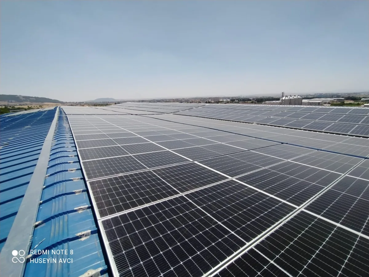 Endüstriyel çatı GES panel alanı