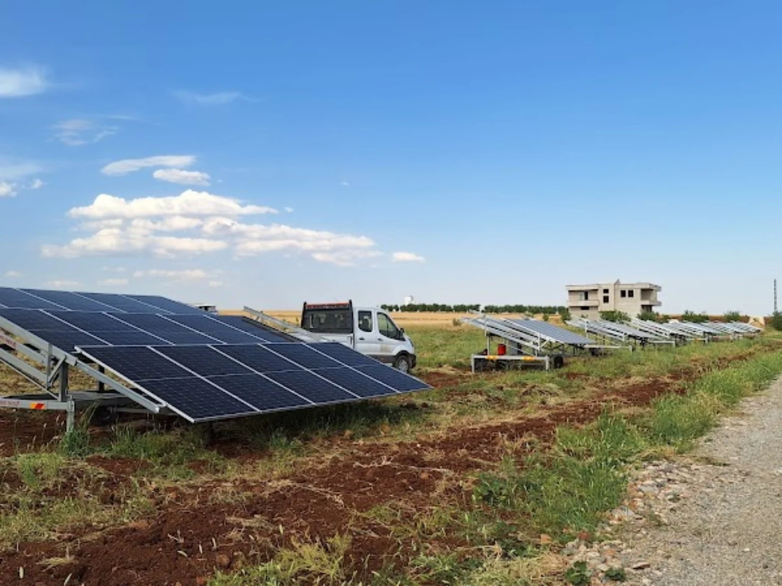BYD Enerji arazi güneş enerji sistemi